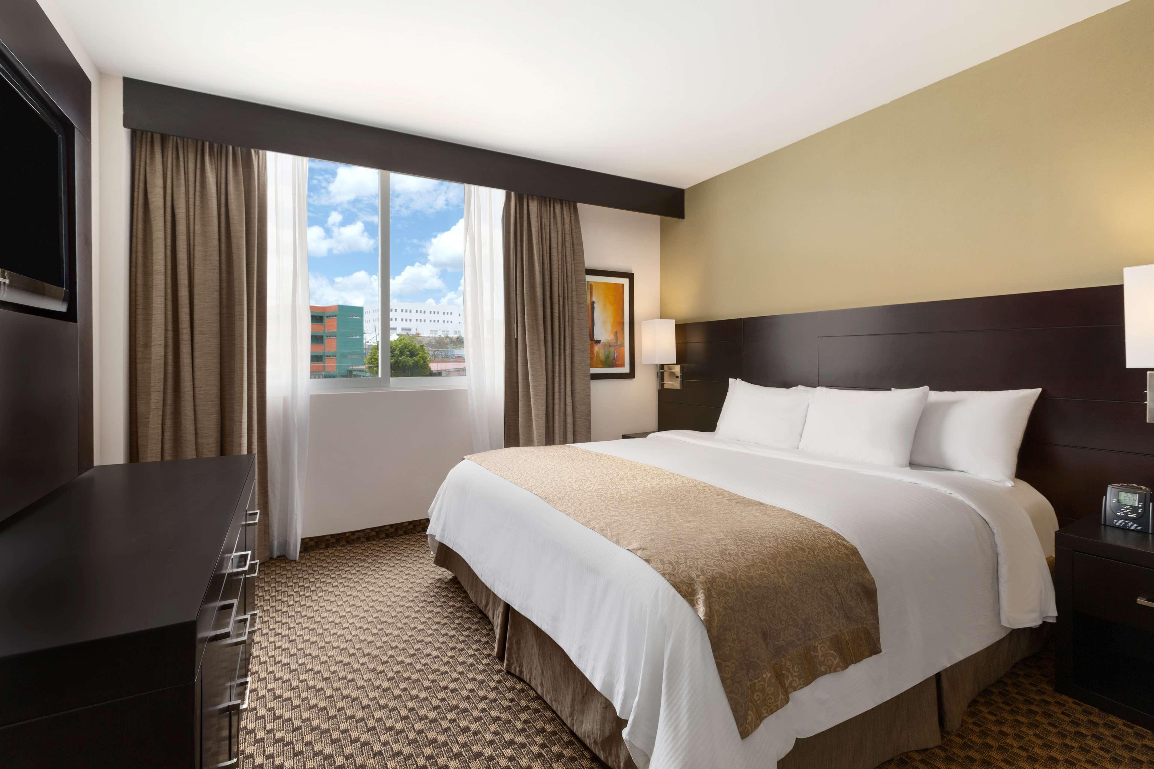 Hotel Doubletree By Hilton Querétaro Exteriér fotografie