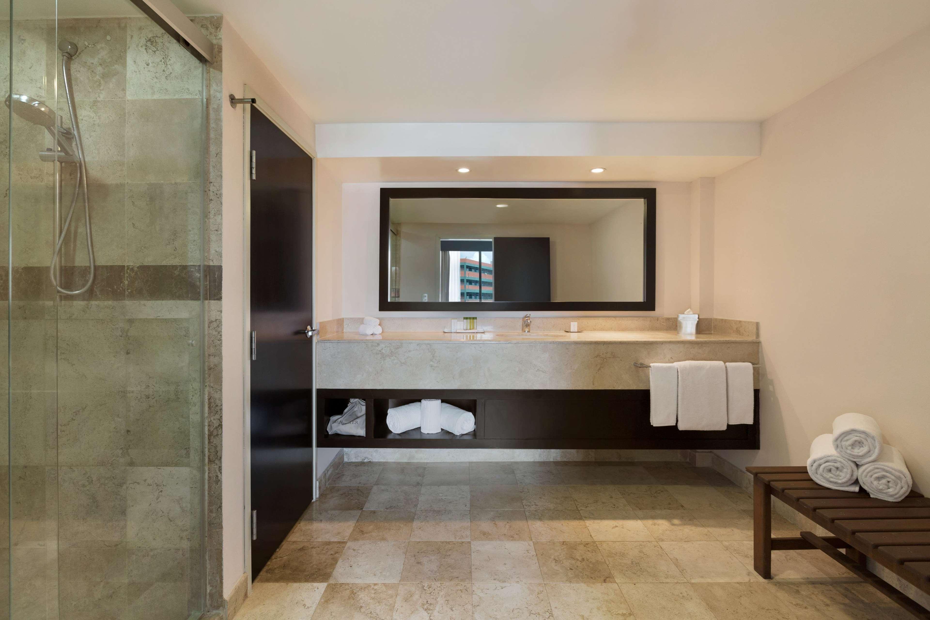 Hotel Doubletree By Hilton Querétaro Exteriér fotografie