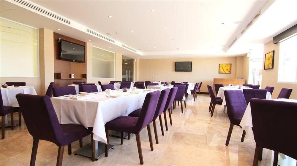 Hotel Doubletree By Hilton Querétaro Restaurace fotografie