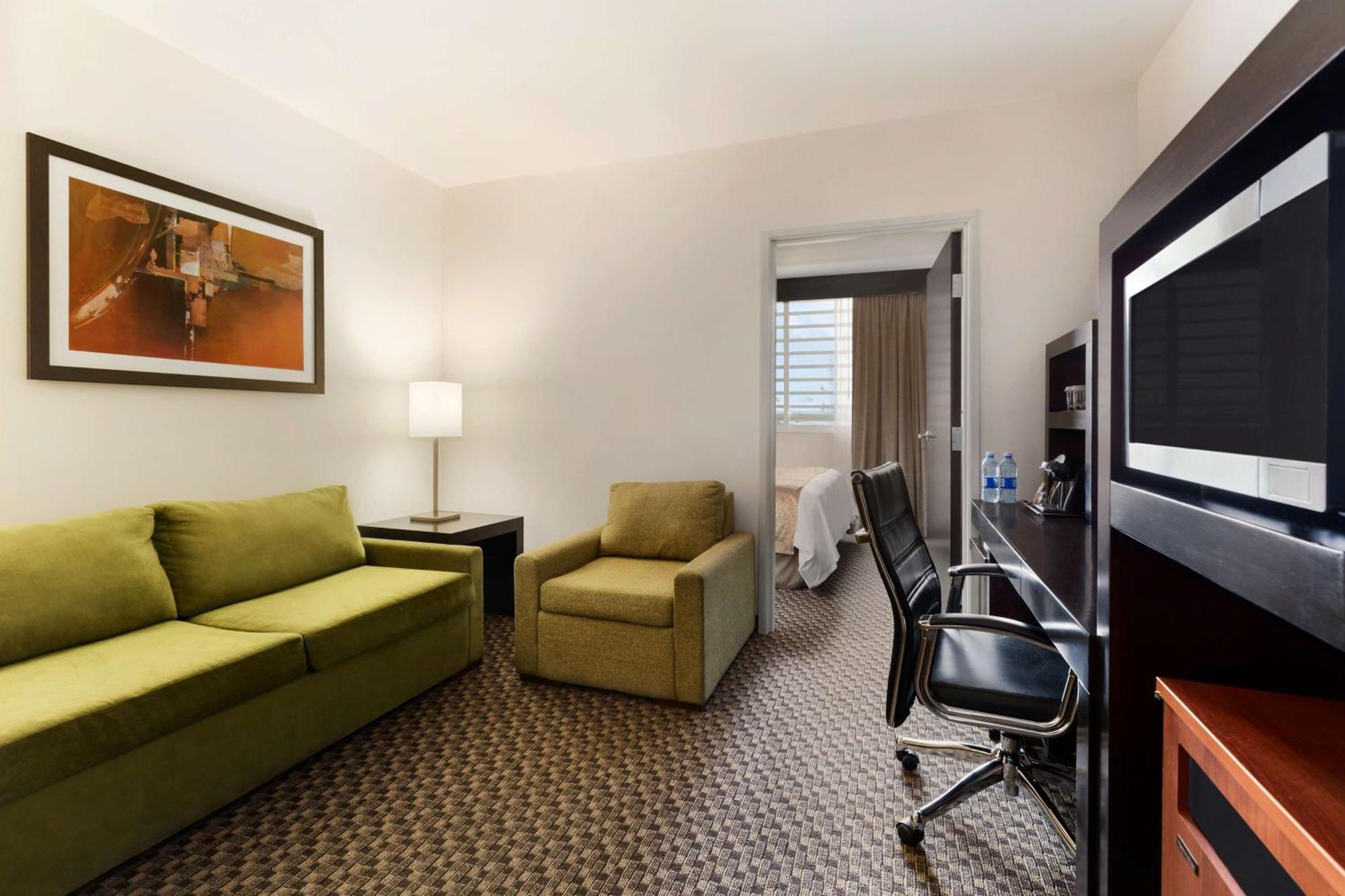 Hotel Doubletree By Hilton Querétaro Exteriér fotografie