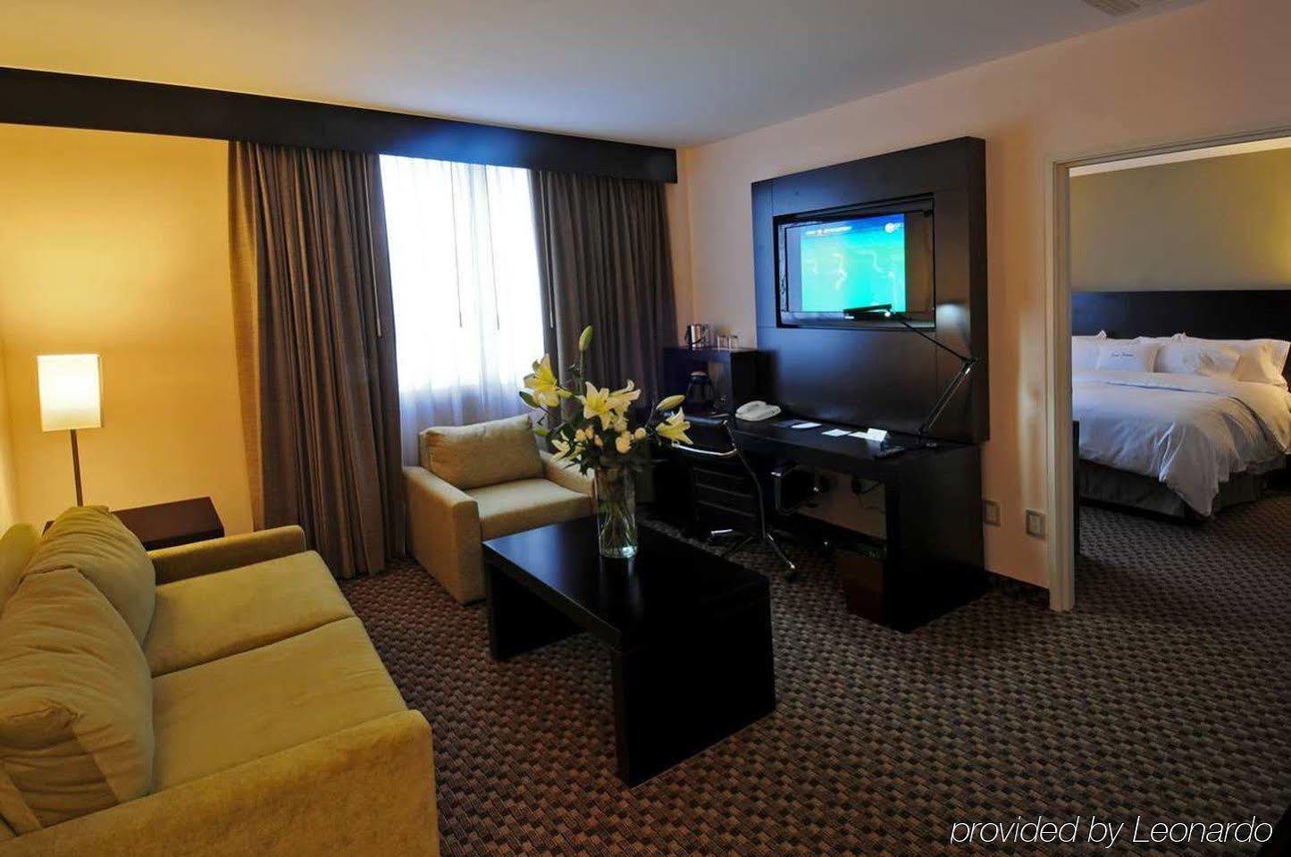 Hotel Doubletree By Hilton Querétaro Pokoj fotografie